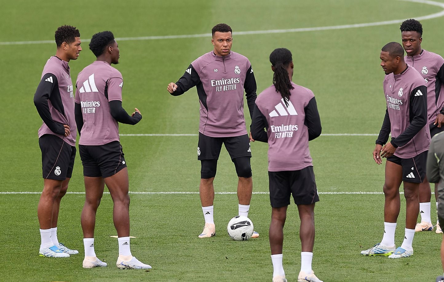 FC Barcelona – Real Madrid: Previsto para el grupo, Kylian Mbappé se pierde el Clásico tras una nueva alerta muscular FC Barcelona – Real Madrid: Previsto para el grupo, Kylian Mbappé se pierde el Clásico tras una nueva alerta muscular